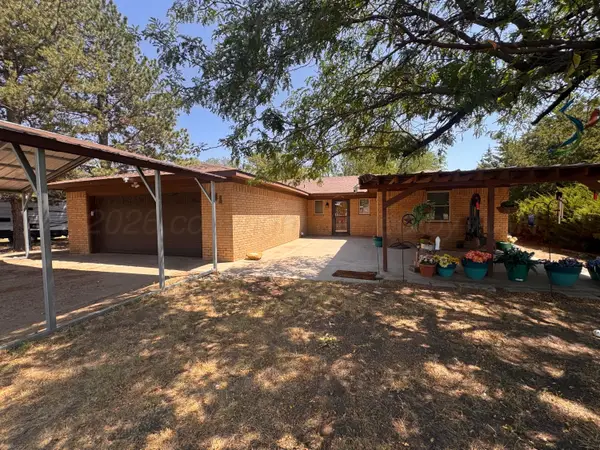 401 E Broadway Street, Stinnett, TX 79083