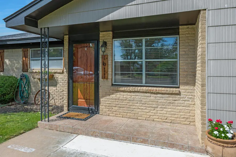 1611 Maple Avenue, Panhandle, TX 79068 - #2