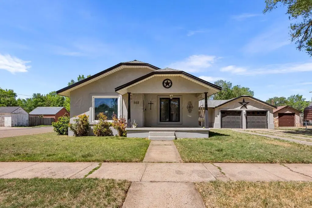 922 Denver Avenue, Dalhart, TX 79022 - #1