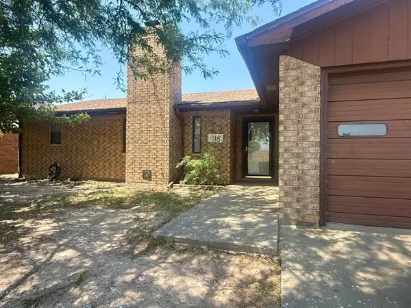 318 N Wilhelm Avenue, Stinnett, TX 79083
