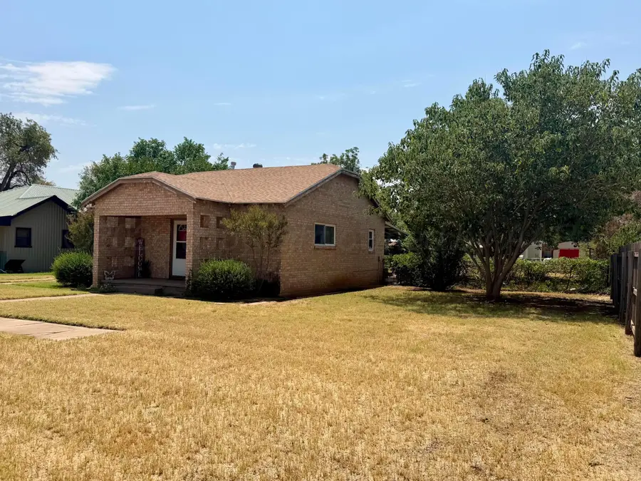 504 Avenue F Se, Childress, TX 79201 - #2