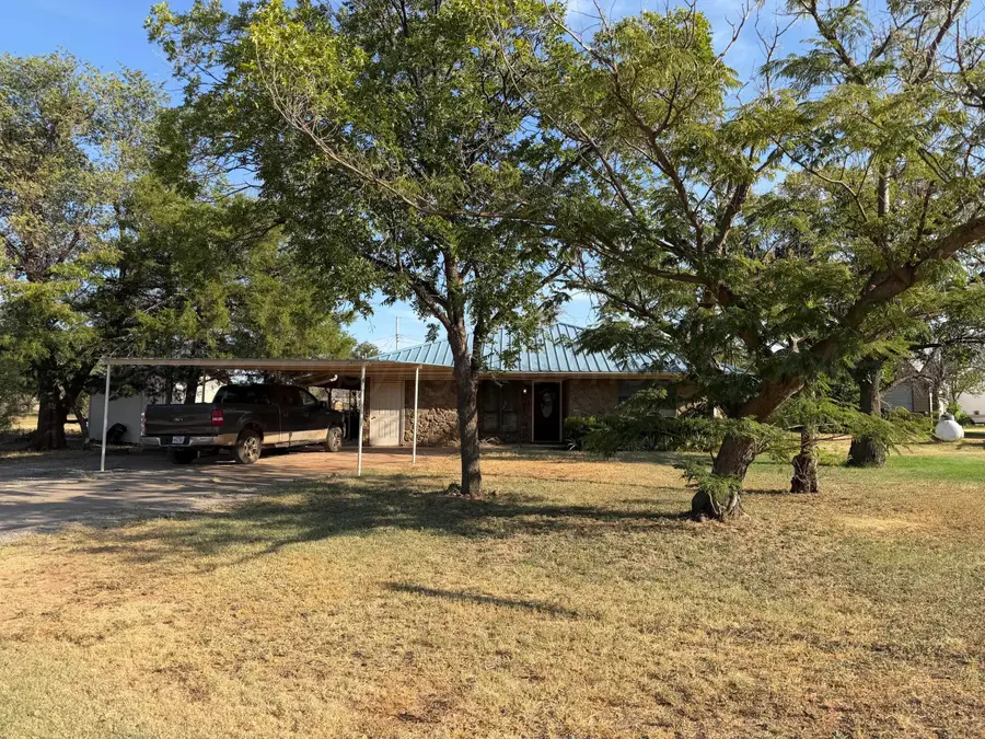 800 Ave H Se, Childress, TX 79201 - #2
