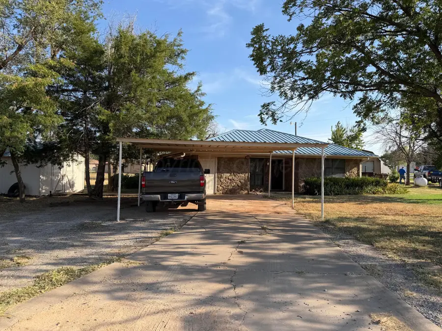 800 Ave H Se, Childress, TX 79201 - #3