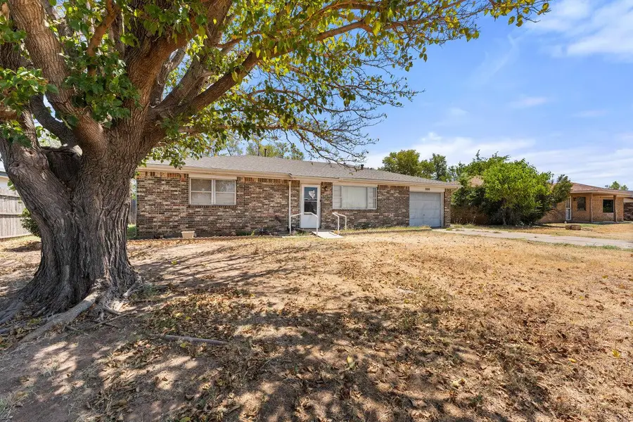 800 N Arizona Street, Shamrock, TX 79079 - #3