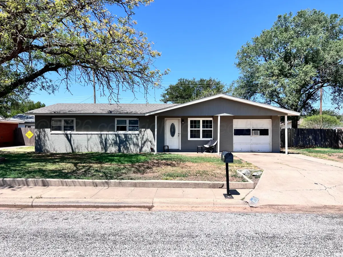131 Northwest Drive, Hereford, TX 79045 - #1