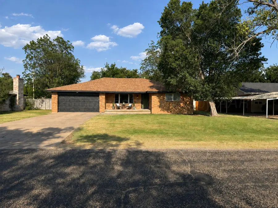 203 Western Street, Claude, TX 79019 - #3