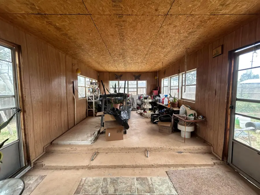 2408 Galveston Street, Plainview, TX 79072 - #2