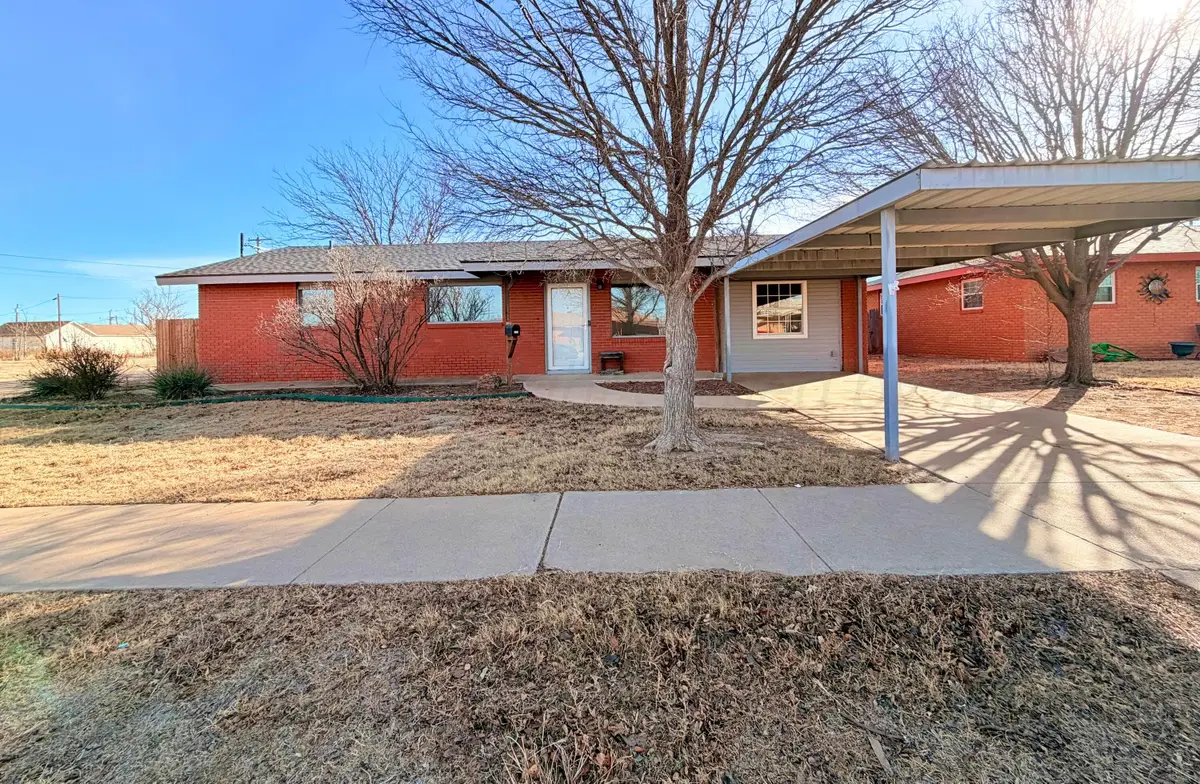 320 Arthur Street, Tulia, TX 79088 - #1