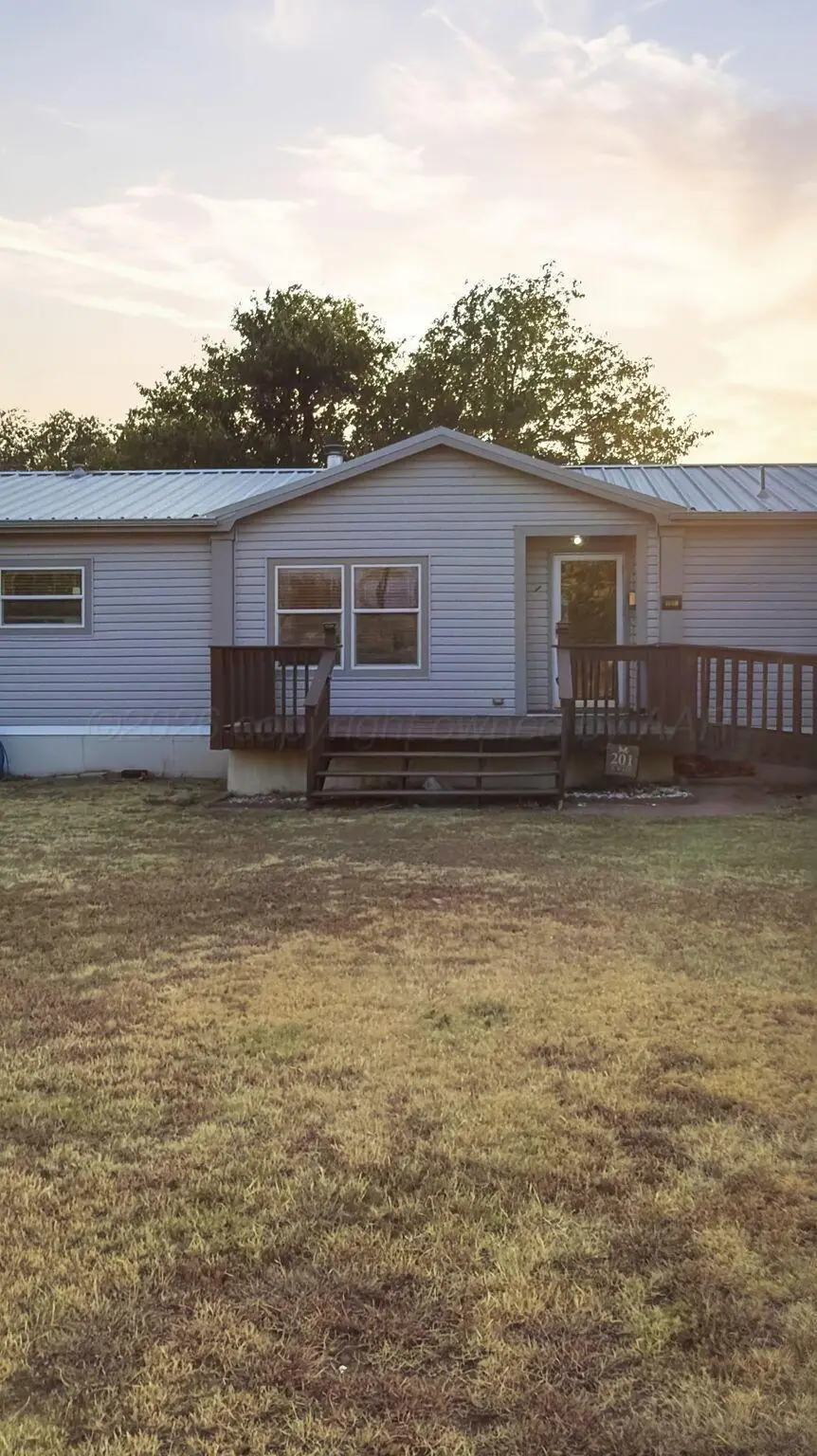201 S Wall Street, Shamrock, TX 79079 - #2