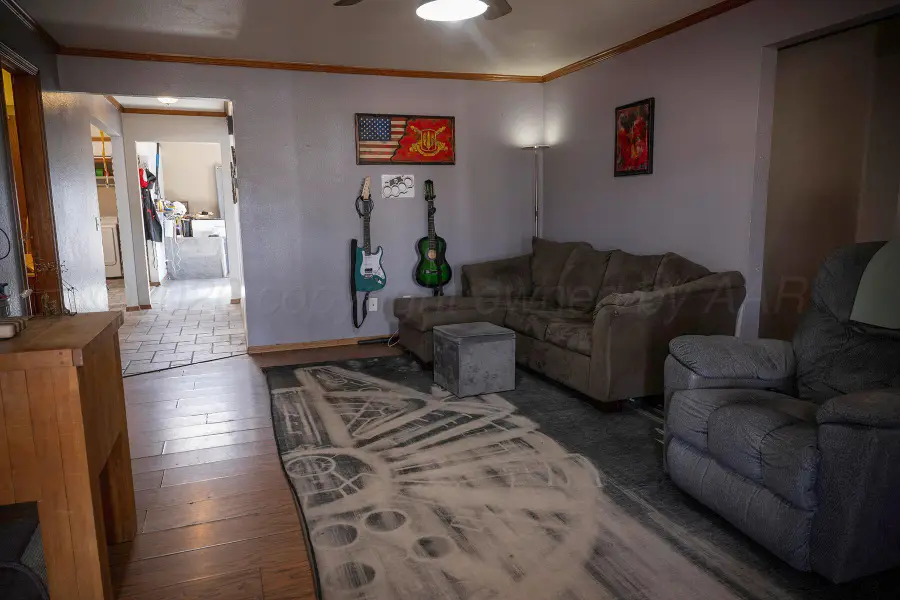 511 Binkley Avenue, Dumas, TX 79029-4424 - Image #2