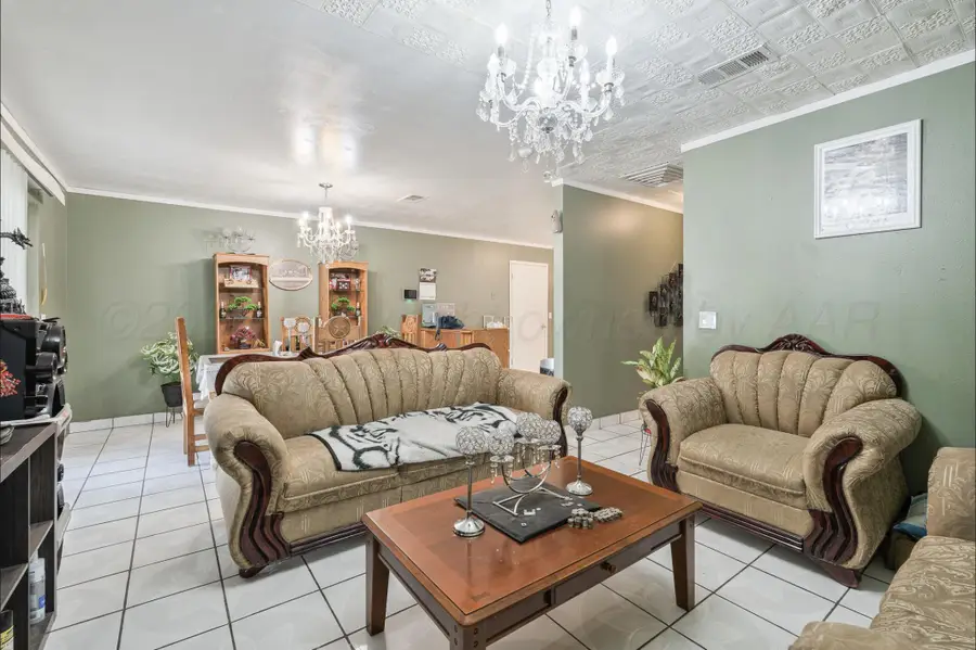 725 Stanton Avenue, Hereford, TX 79045 - #3