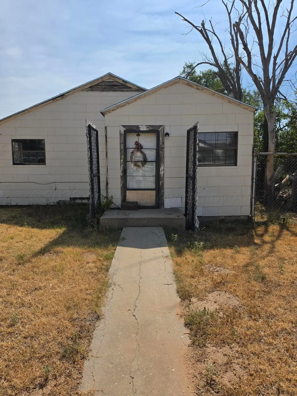 427 Clark Avenue, Stinnett, TX 79083 - #1
