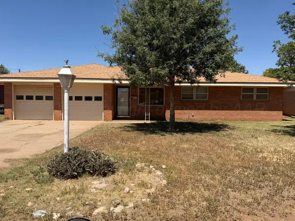 712 W Oak Street, Dimmitt, TX 79027