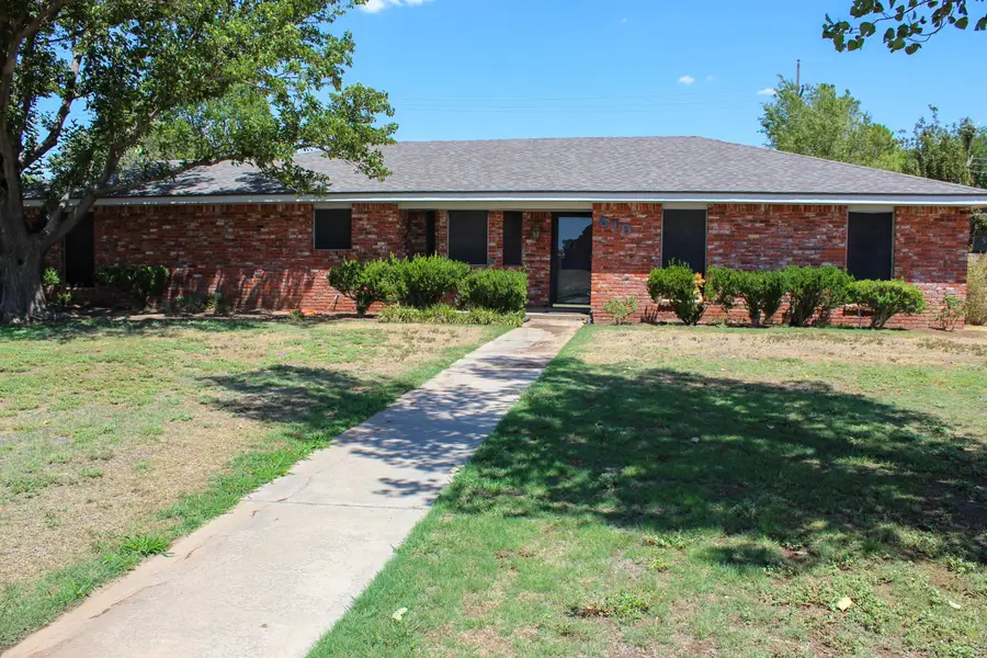 610 Pecan Avenue, Panhandle, TX 79068-9831 - #2