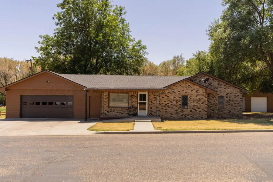 202 W 11th Street, Wheeler, TX 79096 - #2