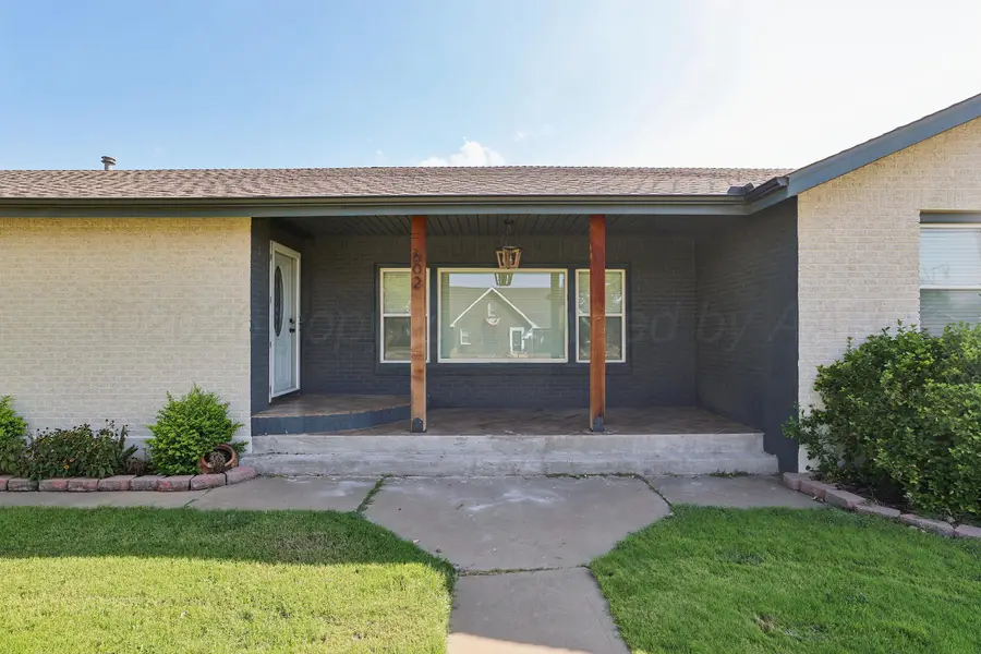 602 N Main Street, Stratford, TX 79084 - #2