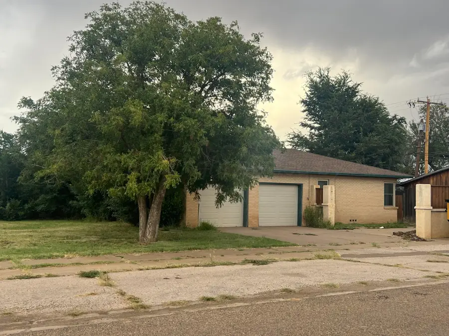 906 Euclid Avenue, Friona, TX 79035 - #2
