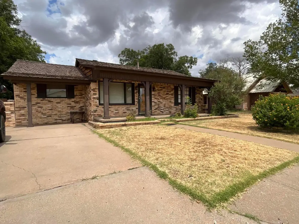 1306 NW Avenue I Nw, Childress, TX 79201 - #1