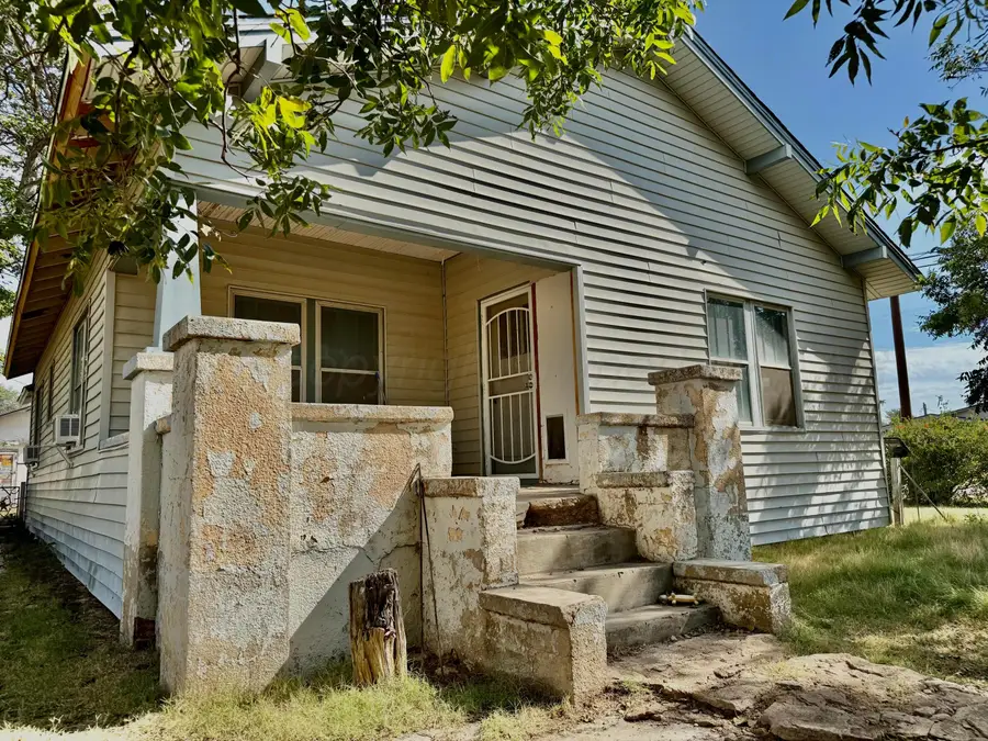305 Wheeler Avenue, Mobeetie, TX 79061 - #2