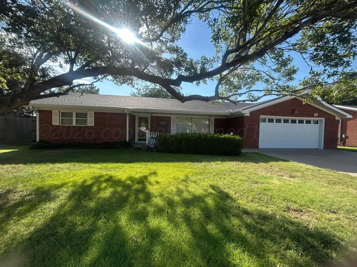 1205 N Chestnut Street, Stratford, TX 79084 - #1
