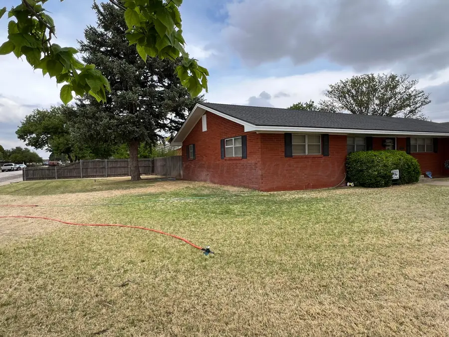 401 Purnell Avenue, Stratford, TX 79084 - #2