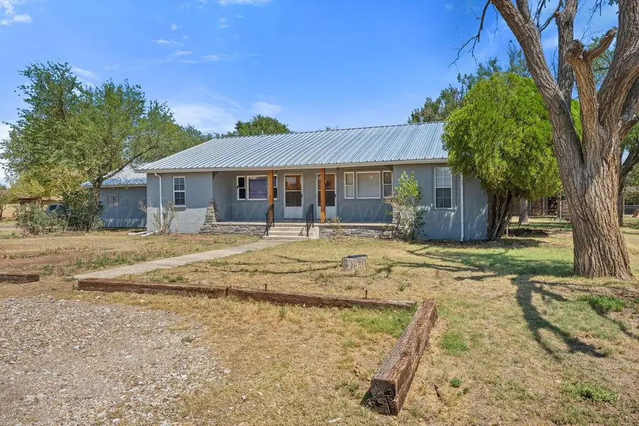 401 Dysart Street, Claude, TX 79019 - #3
