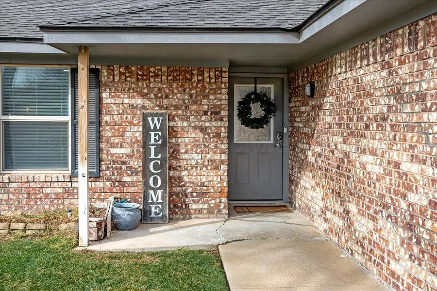 6912 Manor Circle, Amarillo, TX 79109-6815 - Image #2