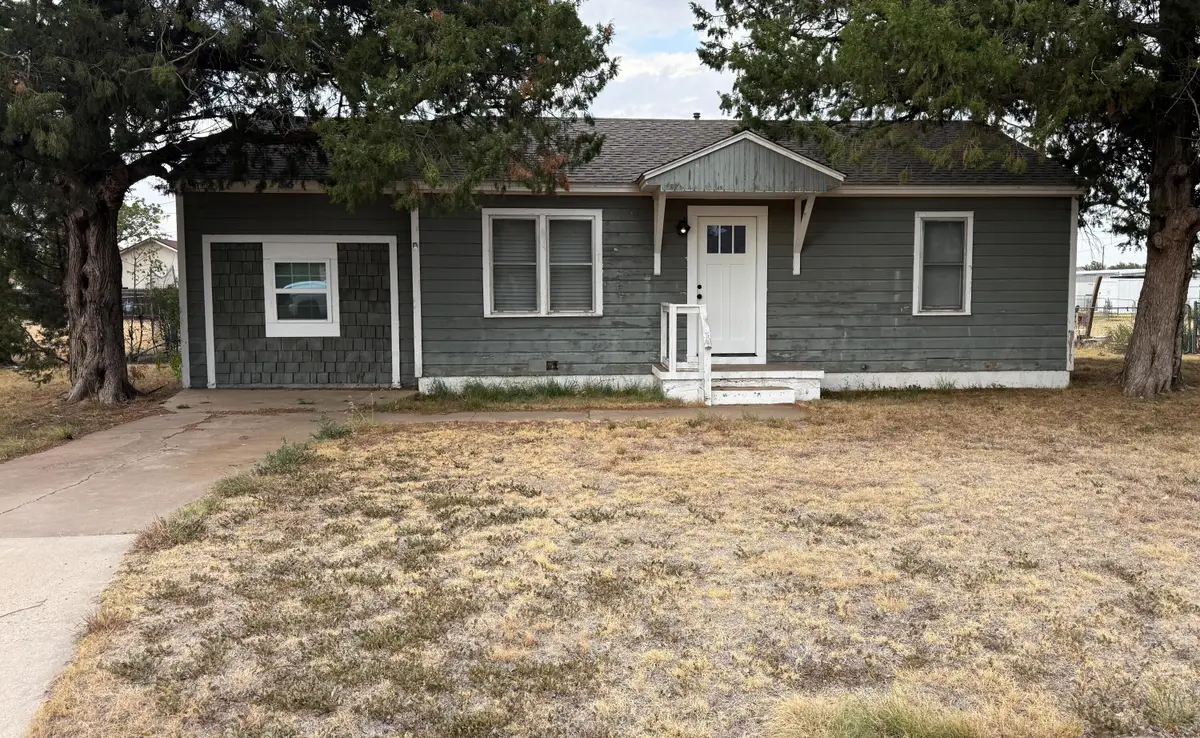 708 Oak Avenue, Panhandle, TX 79068-1948 - #1