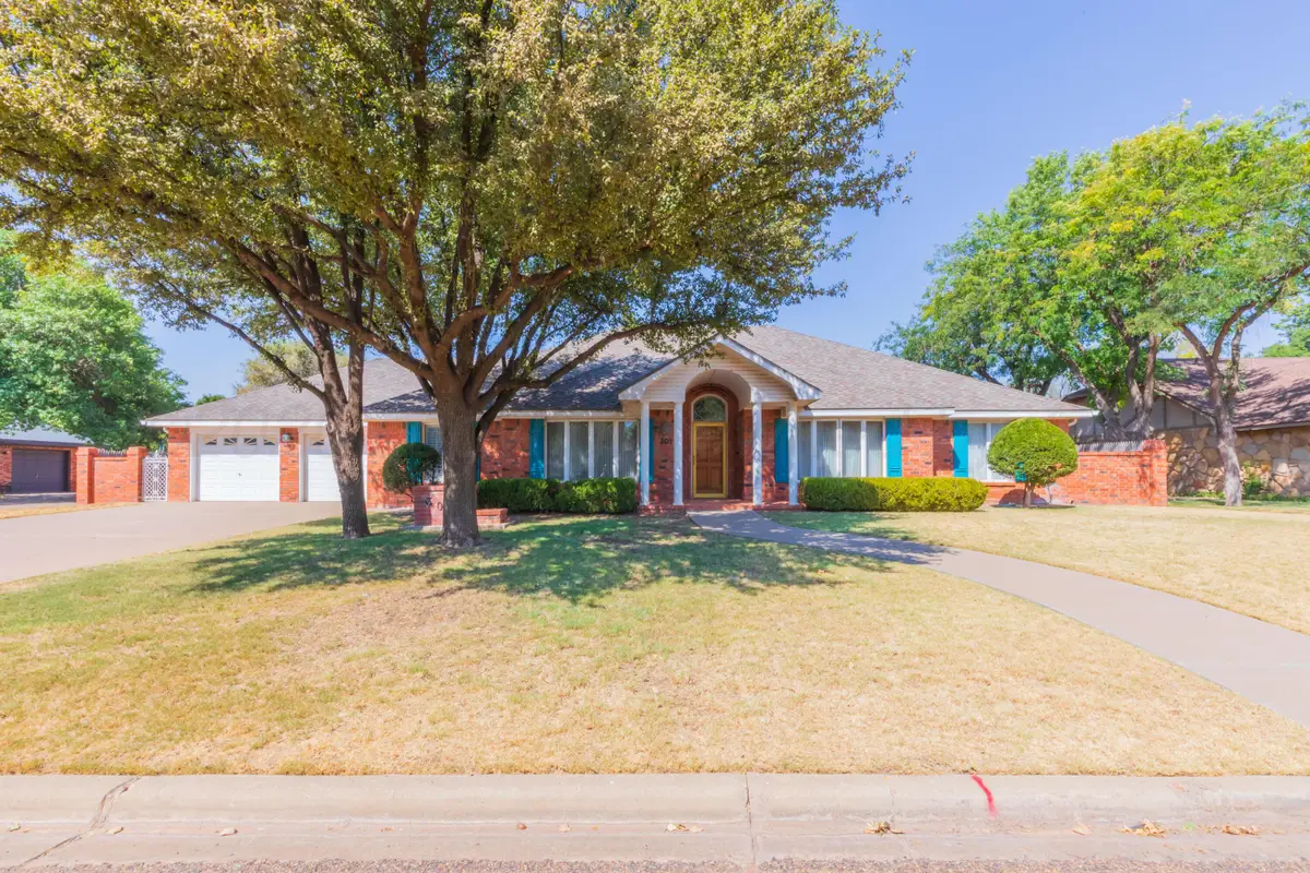 301 Lometa Drive, Plainview, TX 79072 - #1