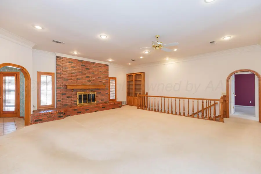 301 Lometa Drive, Plainview, TX 79072 - #3