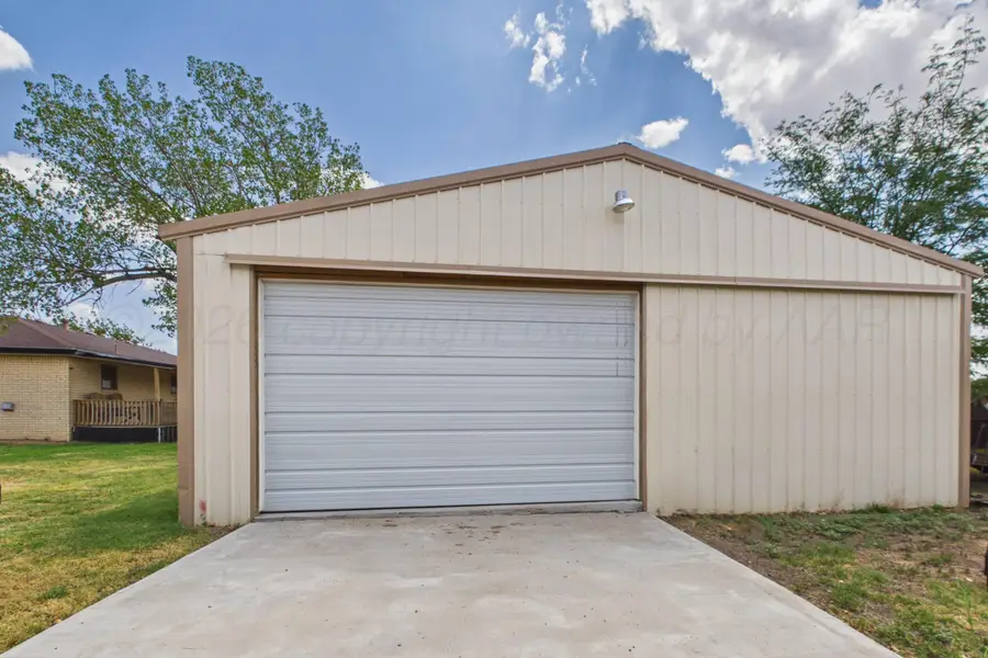 700 S Warren Street, White Deer, TX 79097 - #2