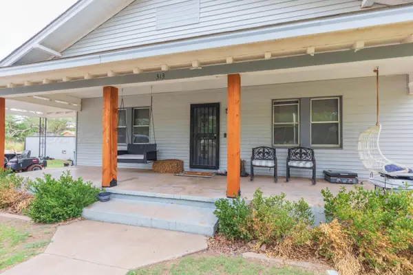 313 High Street, Claude, TX 79019
