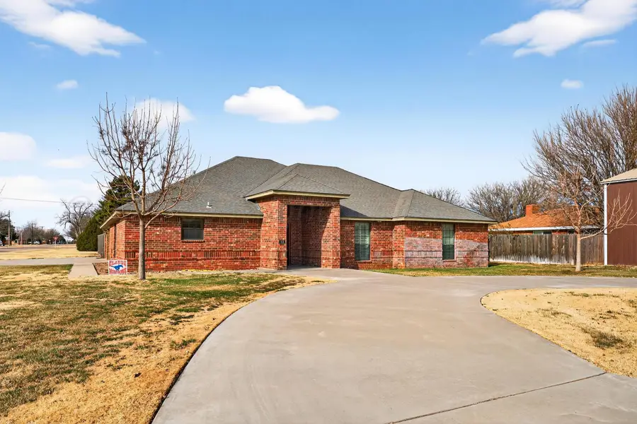 312 Dysart Street, Claude, TX 79019 - #2