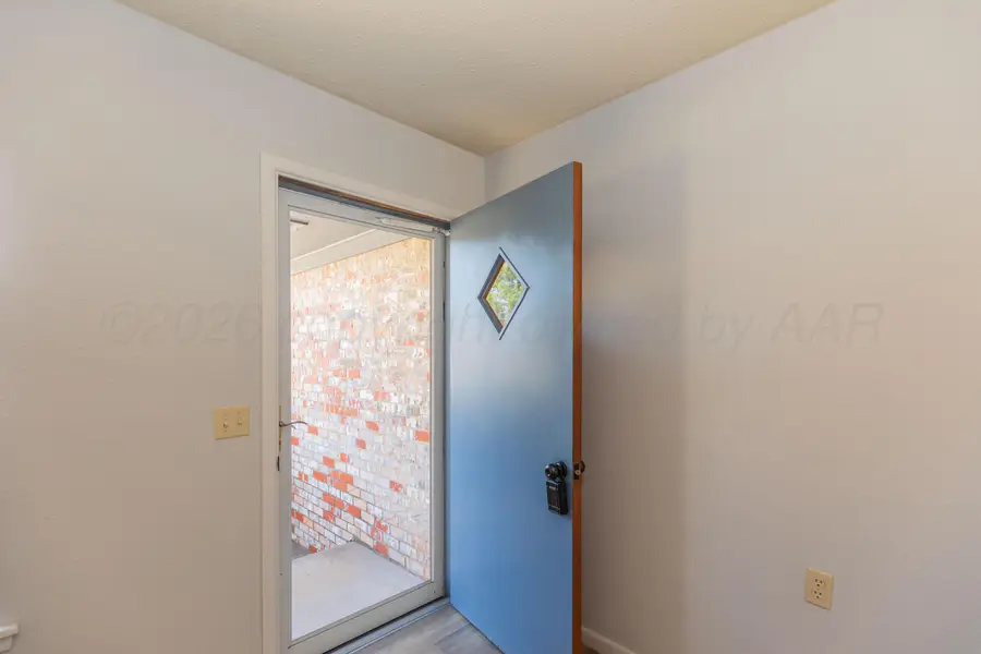813 S Houston Street, Shamrock, TX 79079 - #3