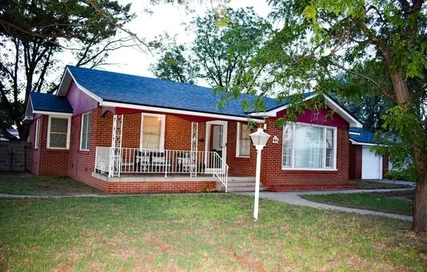 117 Cedar Avenue, Dumas, TX 79029-3204