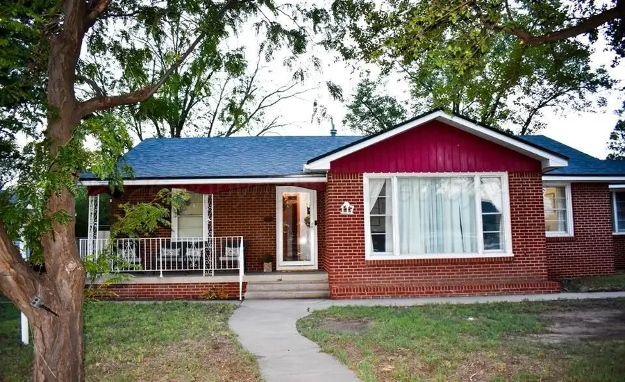 117 Cedar Avenue, Dumas, TX 79029-3204 - #2