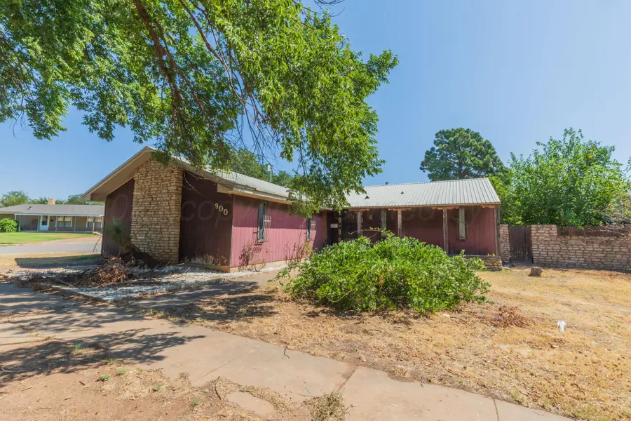 900 S Madden Street, Shamrock, TX 79079 - #2