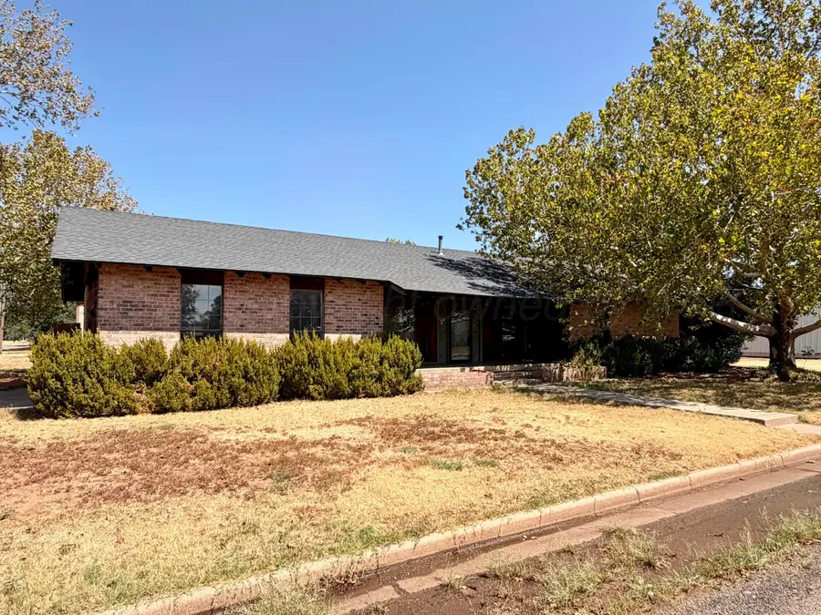 401 Ave J Se, Childress, TX 79201 - #2