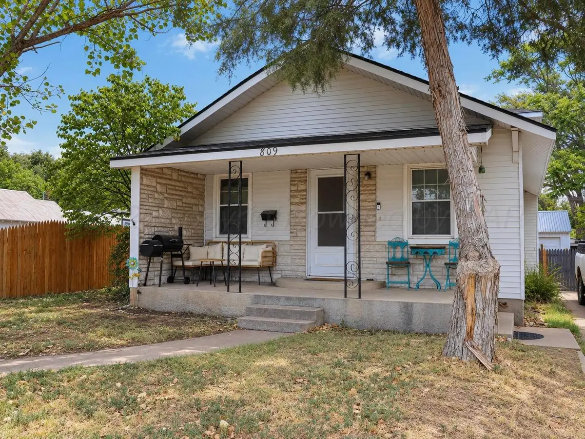 809 Conlen Avenue, Dalhart, TX 79022 - #1