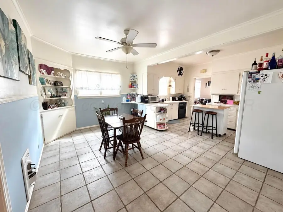 809 Conlen Avenue, Dalhart, TX 79022 - #3