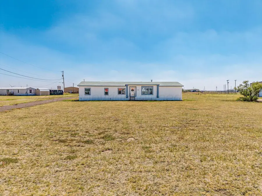 300 10th Street, Claude, TX 79019 - #2