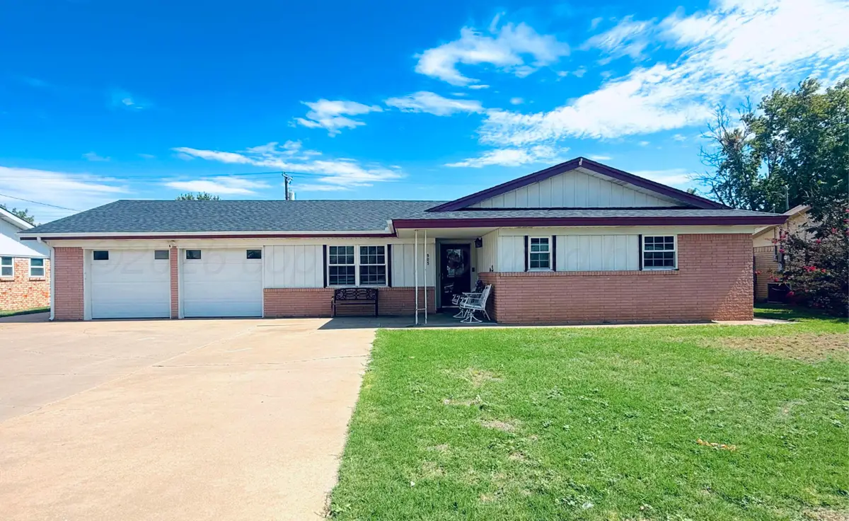 905 Mills Avenue, Dumas, TX 79029-5315 - #1