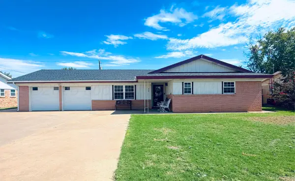 905 Mills Avenue, Dumas, TX 79029-5315