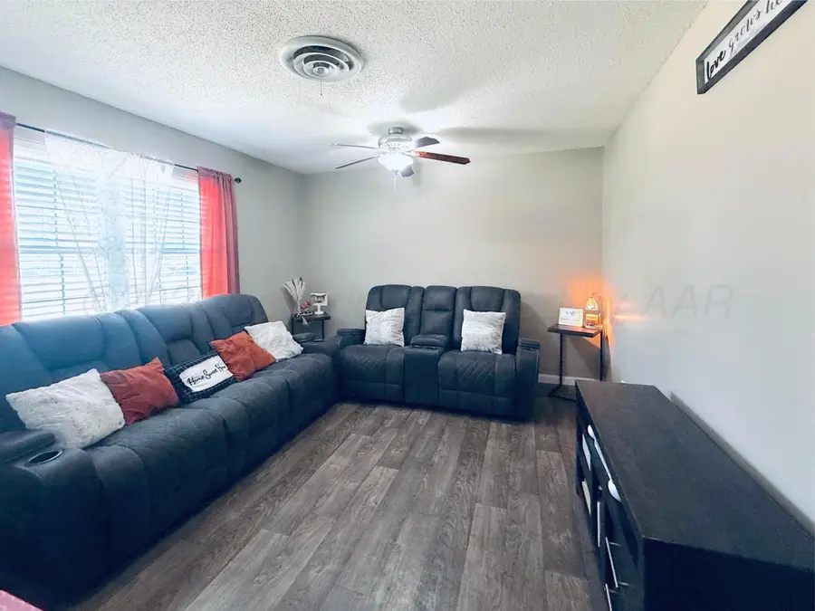 905 Mills Avenue, Dumas, TX 79029-5315 - #2
