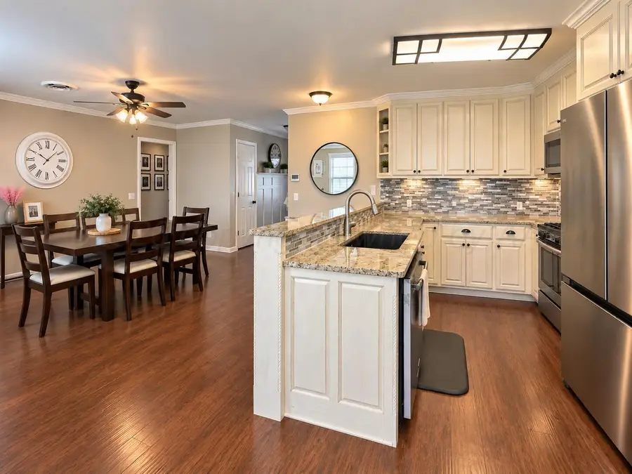 905 Mills Avenue, Dumas, TX 79029-5315 - #3