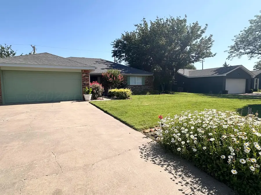 7210 Gainsborough Road, Amarillo, TX 79106-2617 - #2