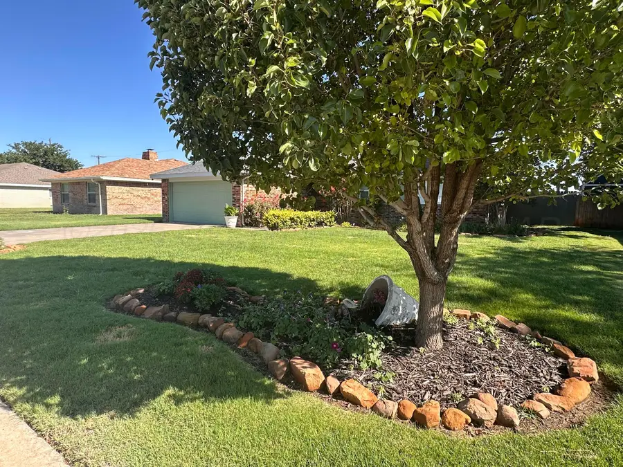 7210 Gainsborough Road, Amarillo, TX 79106-2617 - #3