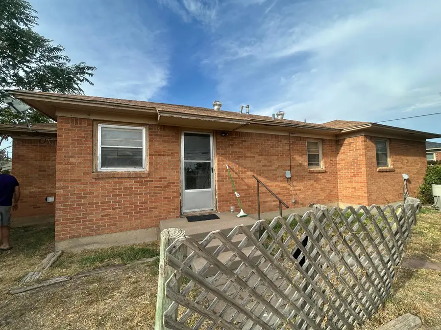 5103 SW 16th Avenue, Amarillo, TX 79106-4418 - #2