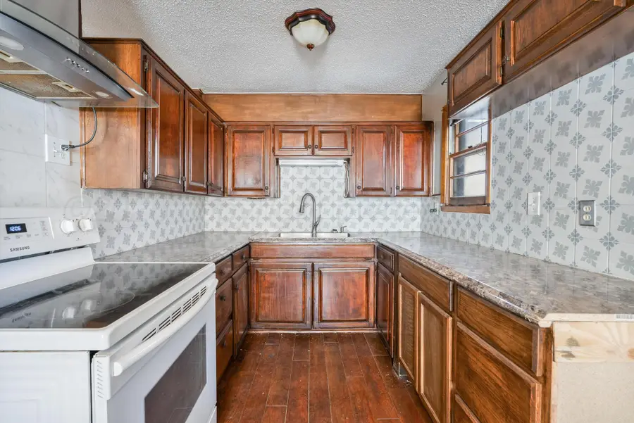 2203 N Woodland Street, Amarillo, TX 79107 - #3