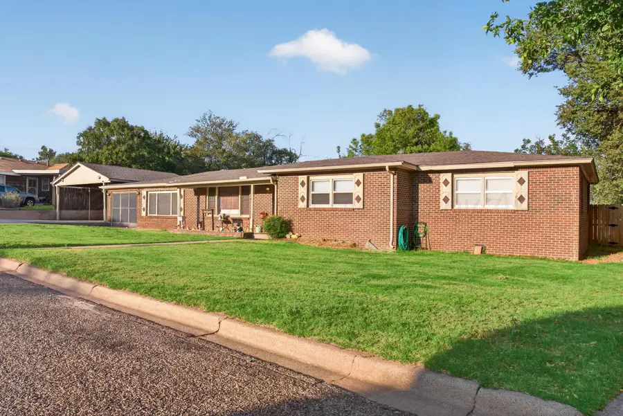 229 Garrett Street, Borger, TX 79007 - #2